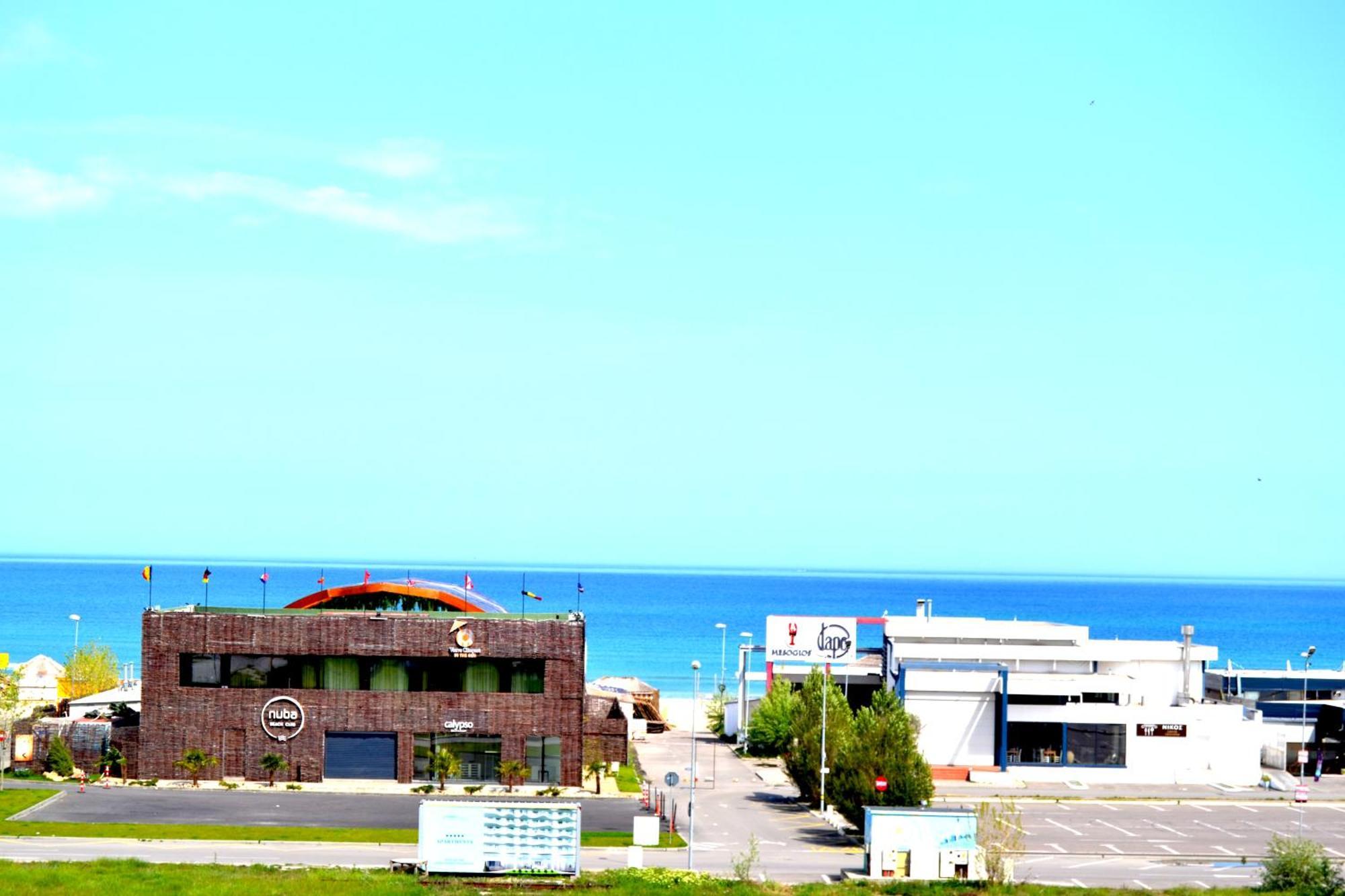 Summerland Sea & Lake Мамая Екстериор снимка